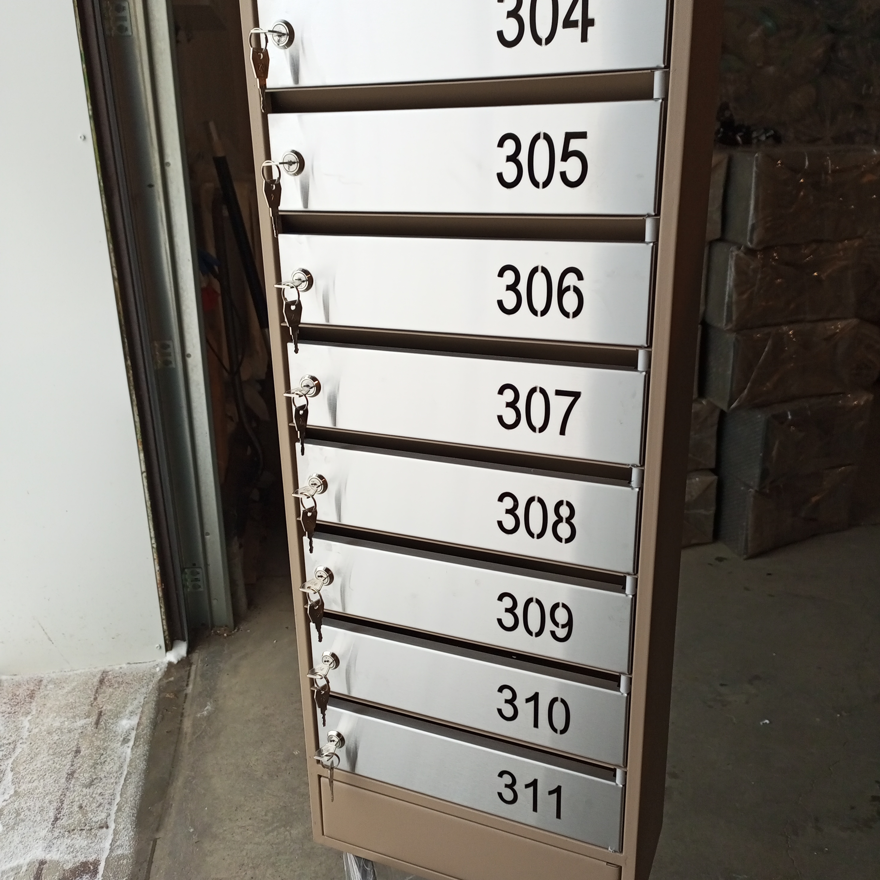 Почтовый ящик Практик-4, 4 секции с дверцами из нержавеющей стали для подъезда